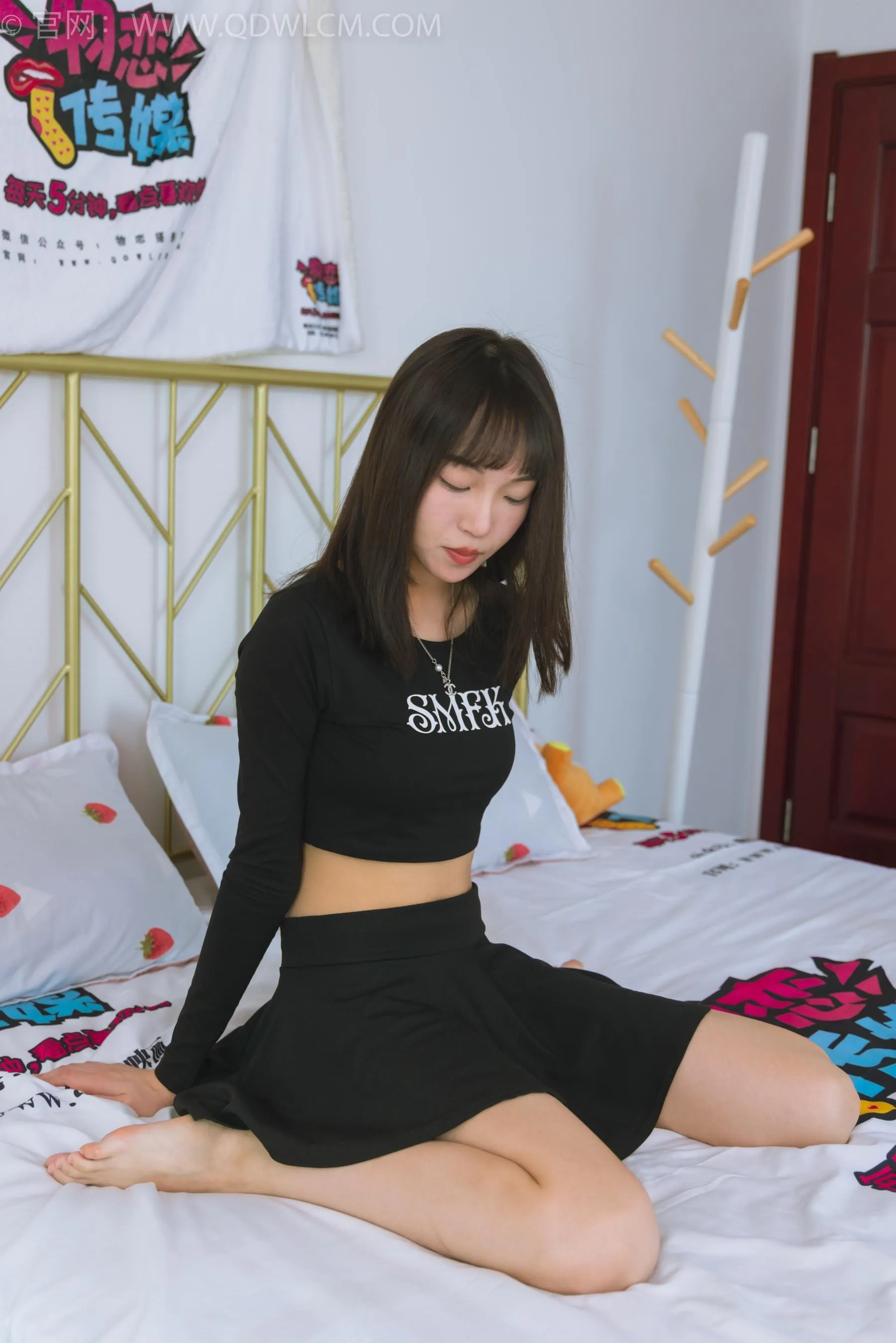 物恋传媒 NO.1532 琪琪-黑色的花 [151P]插图4